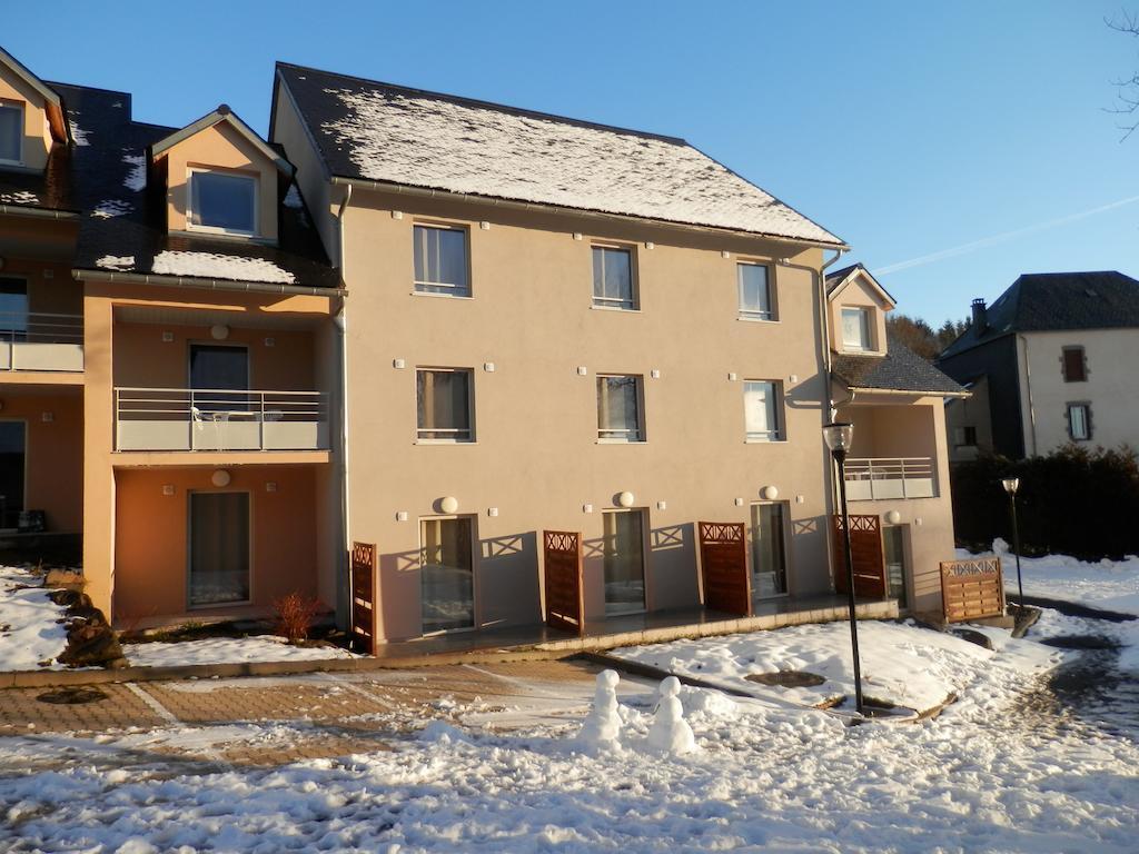 Picherande Aux Balcons Du Sancyアパートホテル エクステリア 写真