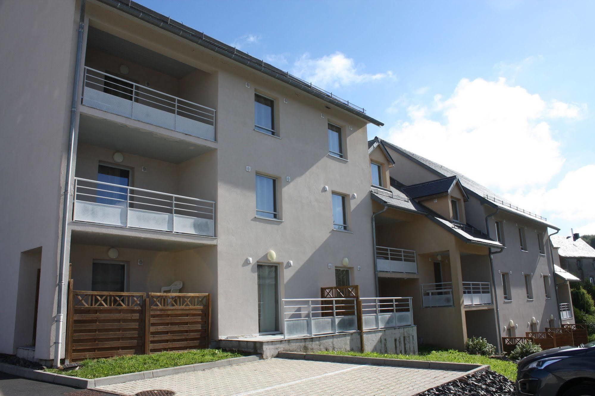Picherande Aux Balcons Du Sancyアパートホテル エクステリア 写真